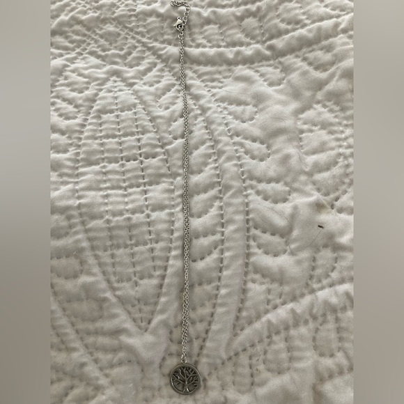Silver tone tree necklace - Picture 1 of 2